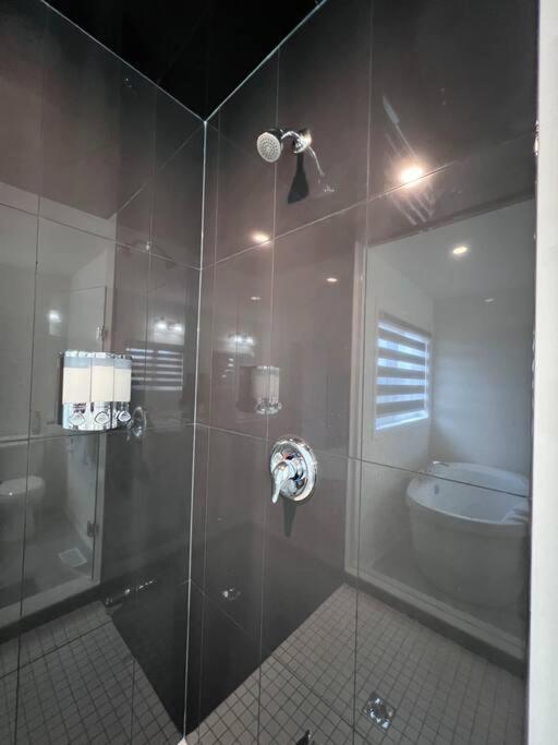 Brand New 4 Bedroom Villa By Hamilton Airport! Ngoại thất bức ảnh